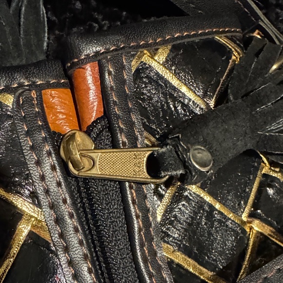 Elegant Black and Gold Women's Duffel Bag- Roberto Roma - Picture 9 of 11